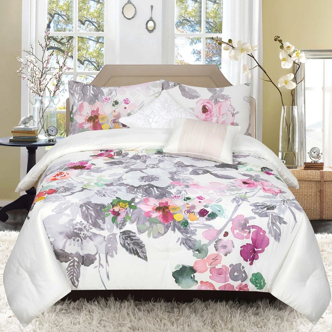 Brand new ✨ Royale Linens Brighton Watercolor Floral 3 Pc. Comforter Set ???? 1 Brand new ✨ Royale Linens Brighton Watercolor Floral 3 Pc. Comforter Set ????