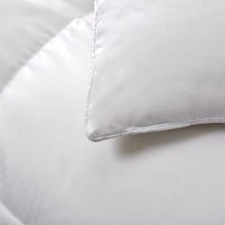 Brand new ???? Serta Light Warmth Down Fiber Comforter ???? -J. Queen New York shop unnamed file 2050