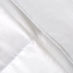 Brand new ???? Serta Light Warmth Down Fiber Comforter ???? -J. Queen New York shop unnamed file 2051