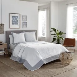 Brand new ???? Southern Tide Ocean Gate Quilt ????