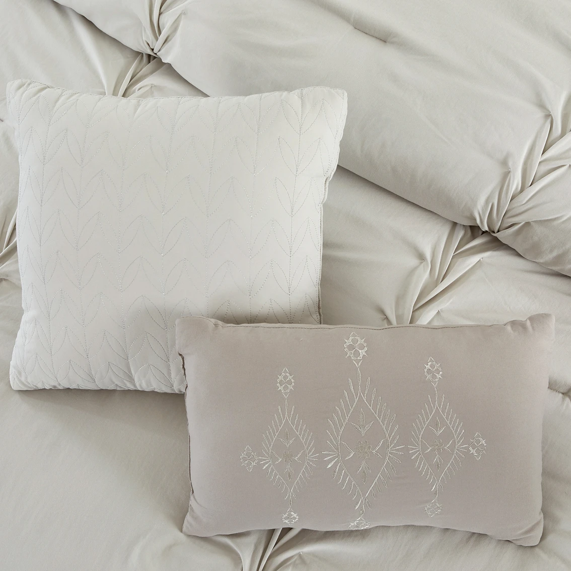 Discount ???? Marie Claire Peyton Comforter 8 Pc. Set ???? 4 Discount ???? Marie Claire Peyton Comforter 8 Pc. Set ???? - Image 4