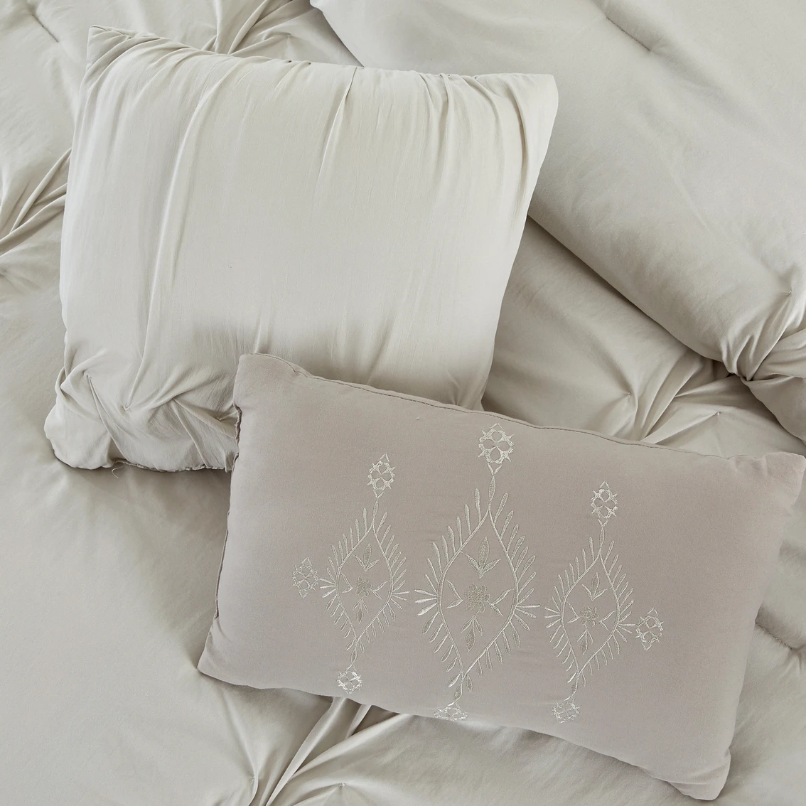 Discount ???? Marie Claire Peyton Comforter 8 Pc. Set ???? 7 Discount ???? Marie Claire Peyton Comforter 8 Pc. Set ???? - Image 7