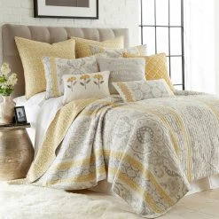 Flash Sale ✨ Levtex Home St. Claire Full/Queen Quilt Set ????